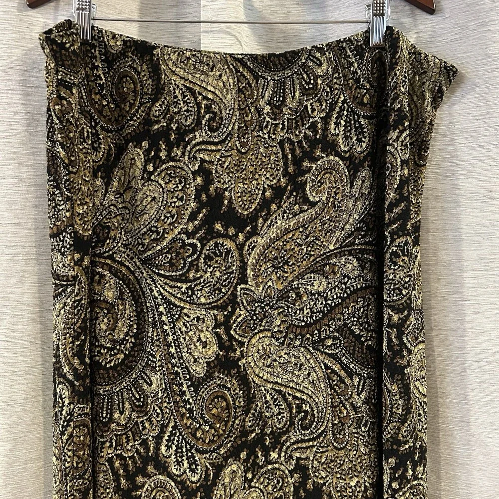 Maggie Barnes waist 40